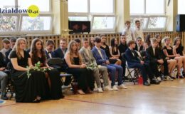 Ósmoklasiści pożegnali swoją szkołę. Szkoła Podstawowa nr 3