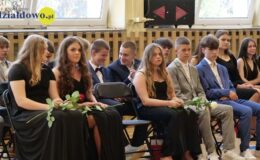Ósmoklasiści pożegnali swoją szkołę. Szkoła Podstawowa nr 3