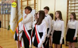Ósmoklasiści pożegnali swoją szkołę. Szkoła Podstawowa nr 3