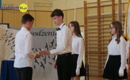 Ósmoklasiści pożegnali swoją szkołę. Szkoła Podstawowa nr 3
