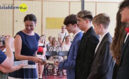 Ósmoklasiści pożegnali swoją szkołę. Szkoła Podstawowa nr 3