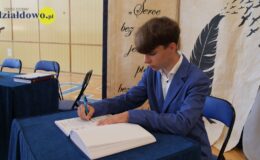 Ósmoklasiści pożegnali swoją szkołę. Szkoła Podstawowa nr 3