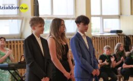 Ósmoklasiści pożegnali swoją szkołę. Szkoła Podstawowa nr 3