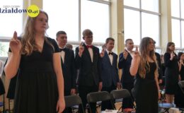 Ósmoklasiści pożegnali swoją szkołę. Szkoła Podstawowa nr 3