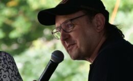 Adam Woronowicz czytał wiersze Zofii Hoffer – pierwsza odsłona tegorocznych „Poetyckich Wieczorów”