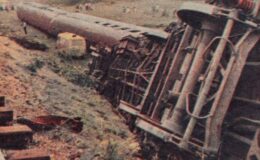 katastrofa kolejowa pod Działdowem (3 lipca 1967). Na zdjęciu widać wykolejony pociąg / Fot. domena publiczna