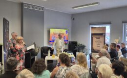 Aktor Tomasz Sapryk czytał wiersze poetki Elżbiety Szczepkowskiej
