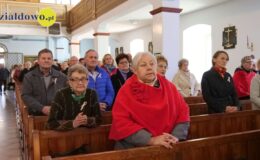 Ksiądz Stanisław Kadziński i wójt Mirosław Zieliński z Bursztynowymi Łukami