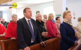 Ksiądz Stanisław Kadziński i wójt Mirosław Zieliński z Bursztynowymi Łukami