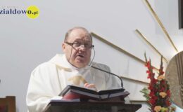 Ksiądz Stanisław Kadziński i wójt Mirosław Zieliński z Bursztynowymi Łukami