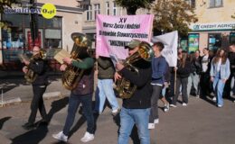 Ksiądz Stanisław Kadziński i wójt Mirosław Zieliński z Bursztynowymi Łukami
