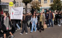 Ksiądz Stanisław Kadziński i wójt Mirosław Zieliński z Bursztynowymi Łukami