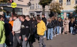 Ksiądz Stanisław Kadziński i wójt Mirosław Zieliński z Bursztynowymi Łukami