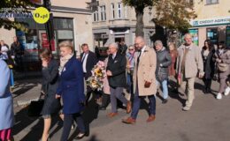 Ksiądz Stanisław Kadziński i wójt Mirosław Zieliński z Bursztynowymi Łukami