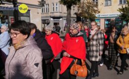 Ksiądz Stanisław Kadziński i wójt Mirosław Zieliński z Bursztynowymi Łukami