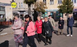Ksiądz Stanisław Kadziński i wójt Mirosław Zieliński z Bursztynowymi Łukami