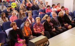 Ksiądz Stanisław Kadziński i wójt Mirosław Zieliński z Bursztynowymi Łukami