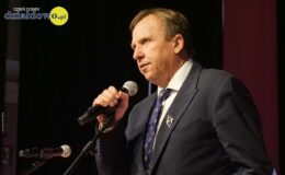 Ksiądz Stanisław Kadziński i wójt Mirosław Zieliński z Bursztynowymi Łukami