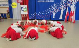Mali patrioci z Przedszkola nr 4 świętują niepodległość