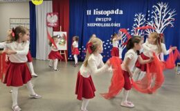 Mali patrioci z Przedszkola nr 4 świętują niepodległość