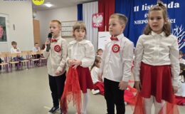 Mali patrioci z Przedszkola nr 4 świętują niepodległość