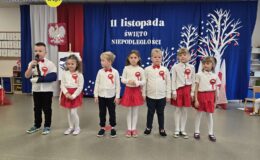 Mali patrioci z Przedszkola nr 4 świętują niepodległość