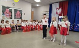 Mali patrioci z Przedszkola nr 4 świętują niepodległość