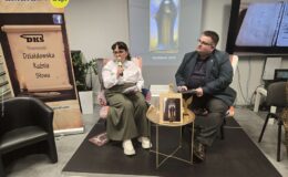 autorka Krystyna Sztramska i prowadzący spotkanie Andrzej Rutecki