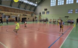 Mikołajkowy „Pierwszy Start” wygrała drużyna z SP nr 4