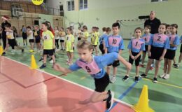 Mikołajkowy „Pierwszy Start” wygrała drużyna z SP nr 4