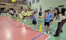 Mikołajkowy „Pierwszy Start” wygrała drużyna z SP nr 4