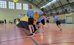 Mikołajkowy „Pierwszy Start” wygrała drużyna z SP nr 4