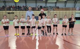 Mikołajkowy „Pierwszy Start” wygrała drużyna z SP nr 4