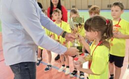 Mikołajkowy „Pierwszy Start” wygrała drużyna z SP nr 4
