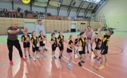 Mikołajkowy „Pierwszy Start” wygrała drużyna z SP nr 4