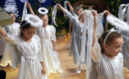 Jasełka bożonarodzeniowe u Jeżyków z Przedszkola nr 1