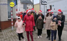 Wesoła „Sztafeta z Mikołajem” na ulicach miasta