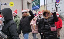 Wesoła „Sztafeta z Mikołajem” na ulicach miasta