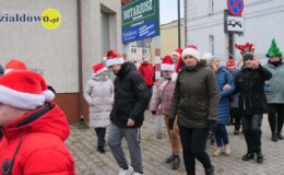 Wesoła „Sztafeta z Mikołajem” na ulicach miasta