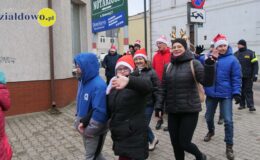 Wesoła „Sztafeta z Mikołajem” na ulicach miasta