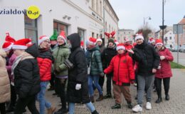Wesoła „Sztafeta z Mikołajem” na ulicach miasta