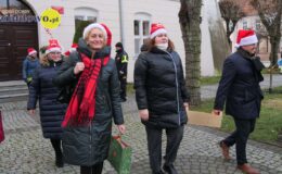 Wesoła „Sztafeta z Mikołajem” na ulicach miasta