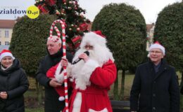 Wesoła „Sztafeta z Mikołajem” na ulicach miasta