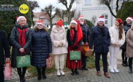 Wesoła „Sztafeta z Mikołajem” na ulicach miasta