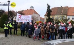 Wesoła „Sztafeta z Mikołajem” na ulicach miasta