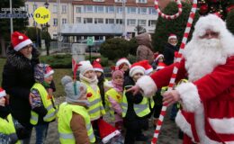 Wesoła „Sztafeta z Mikołajem” na ulicach miasta