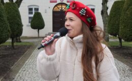Wesoła „Sztafeta z Mikołajem” na ulicach miasta