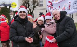 Wesoła „Sztafeta z Mikołajem” na ulicach miasta