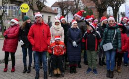 Wesoła „Sztafeta z Mikołajem” na ulicach miasta