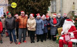 Wesoła „Sztafeta z Mikołajem” na ulicach miasta